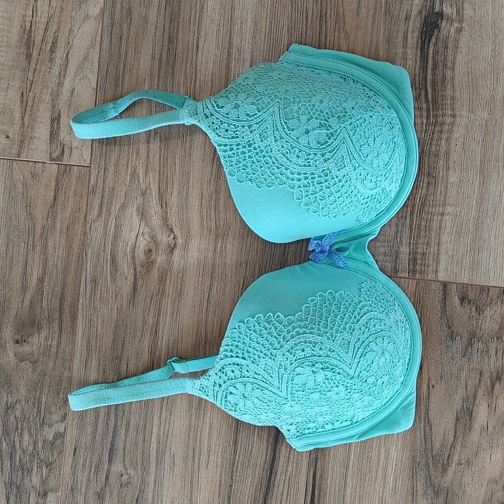 Bundle Of 3 Euc Lace Vs Perfect Coverage Bras - image 7